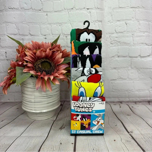 looney tunes casual crew socks bugs bunny daffy duck tweety bird marvin - Picture 1 of 8
